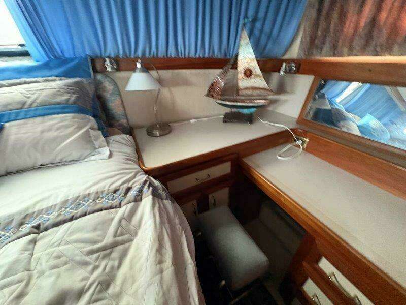 36ft Carver Yacht For Sale