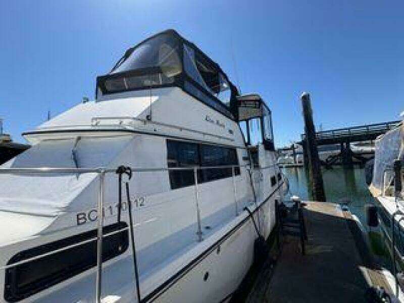 36ft Carver Yacht For Sale