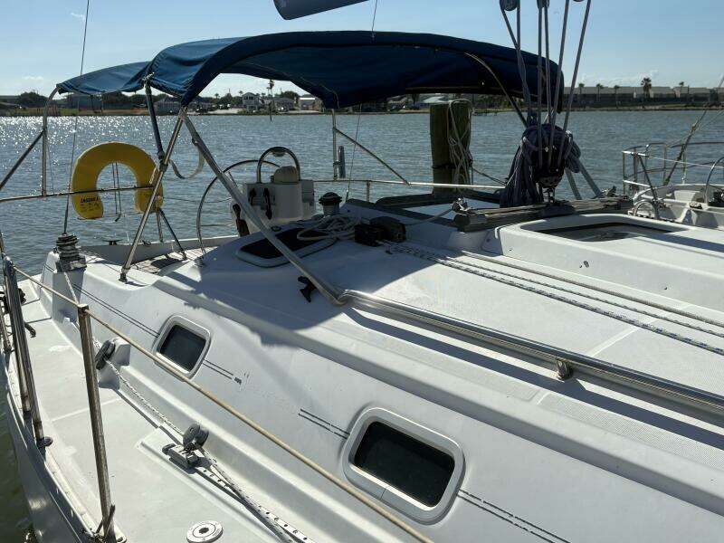 Cricket 33ft Beneteau Yacht For Sale