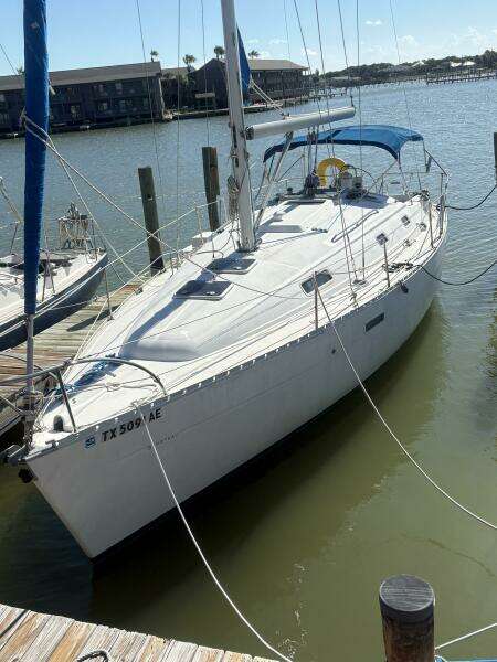 Cricket 33ft Beneteau Yacht For Sale