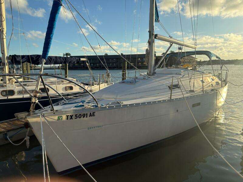 Cricket 33ft Beneteau Yacht For Sale
