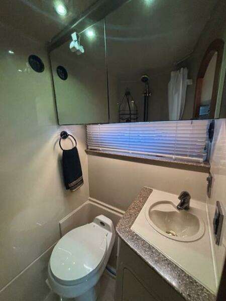38ft Cruisers Yachts Yacht For Sale