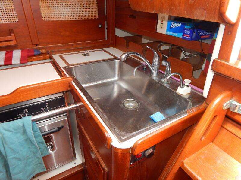 Sandpiper 37ft Tartan Yacht For Sale
