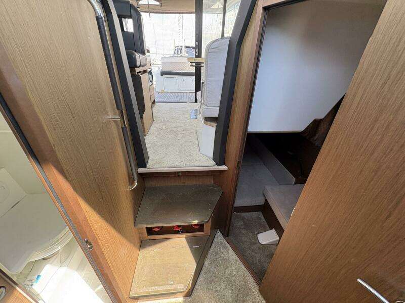 33ft Jeanneau Yacht For Sale