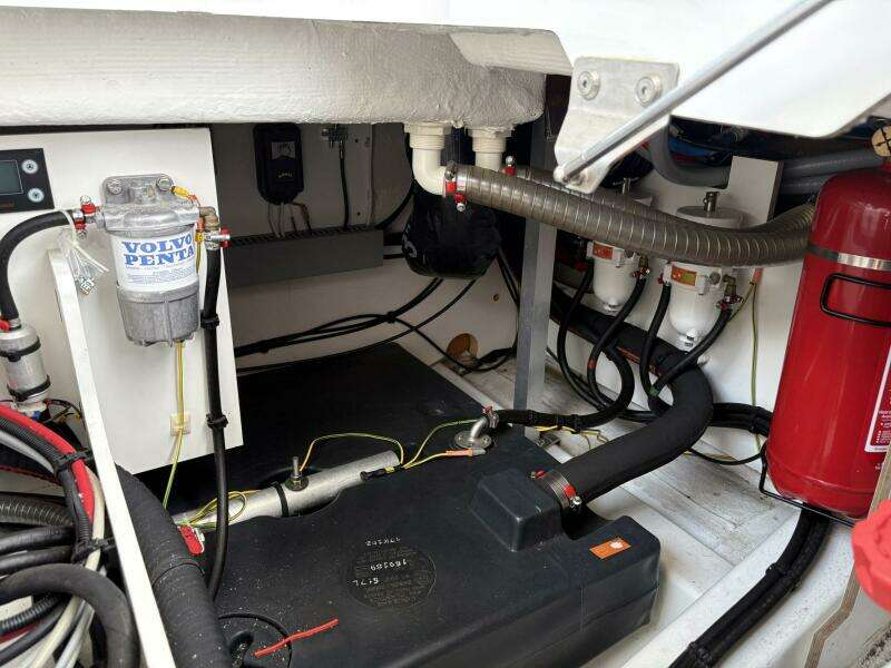 33ft Jeanneau Yacht For Sale
