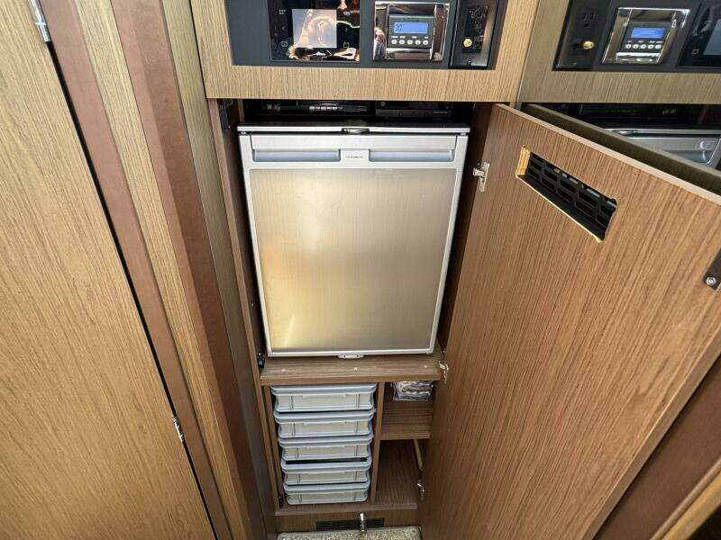 33ft Jeanneau Yacht For Sale