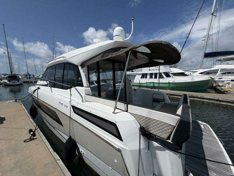33ft Jeanneau Yacht For Sale