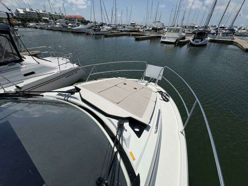 33ft Jeanneau Yacht For Sale
