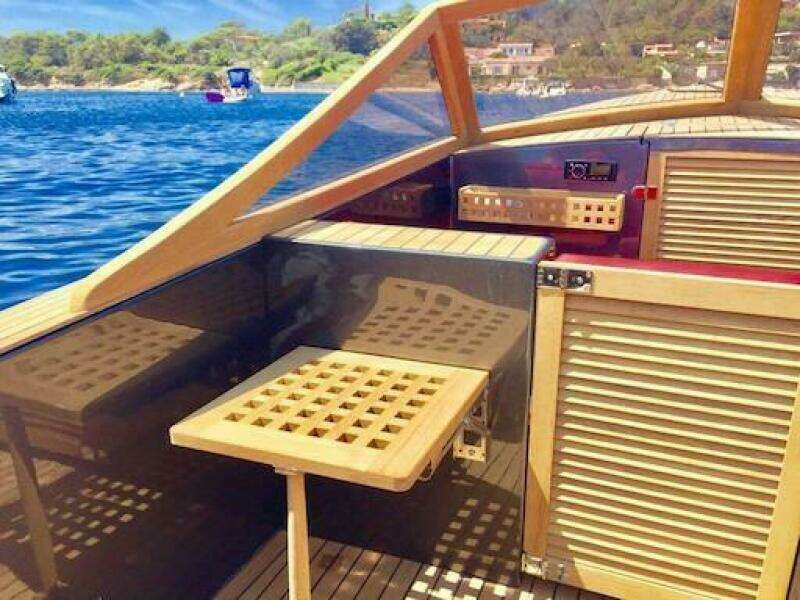 24ft Black Pepper Yacht For Sale