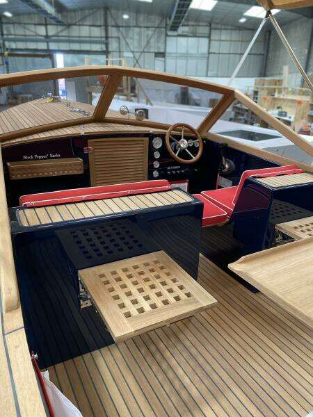 24ft Black Pepper Yacht For Sale