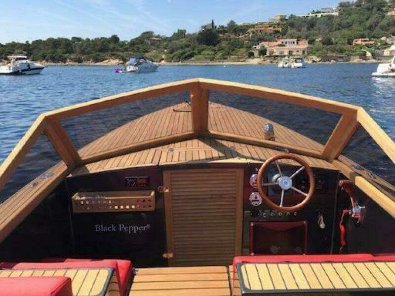 24ft Black Pepper Yacht For Sale