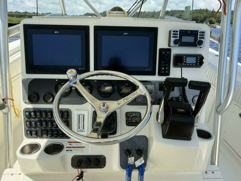 33ft Hydra Sports Yacht For Sale