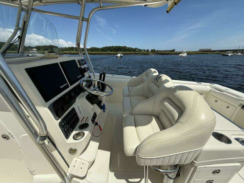 33ft Hydra Sports Yacht For Sale