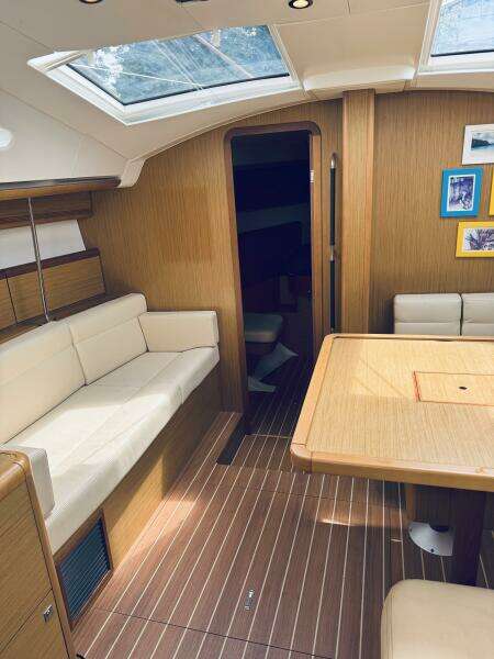 Bluefin 45ft Jeanneau Yacht For Sale