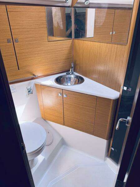 Bluefin 45ft Jeanneau Yacht For Sale