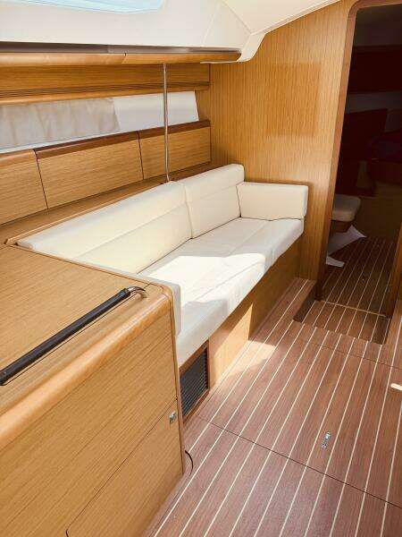 Bluefin 45ft Jeanneau Yacht For Sale