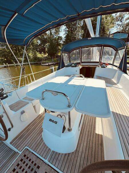 Bluefin 45ft Jeanneau Yacht For Sale