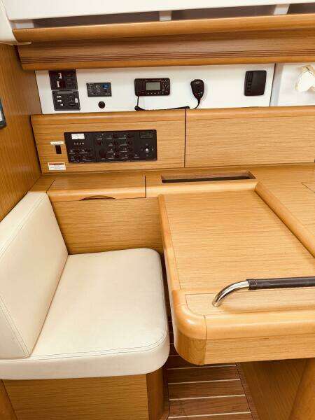 Bluefin 45ft Jeanneau Yacht For Sale