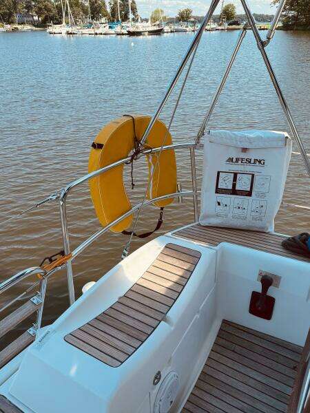 Bluefin 45ft Jeanneau Yacht For Sale