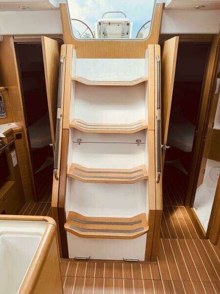 Bluefin 45ft Jeanneau Yacht For Sale