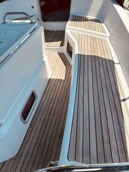 Bluefin 45ft Jeanneau Yacht For Sale