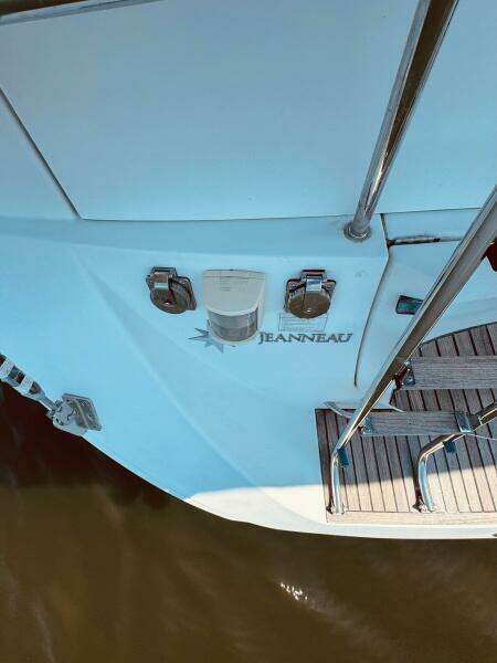 Bluefin 45ft Jeanneau Yacht For Sale