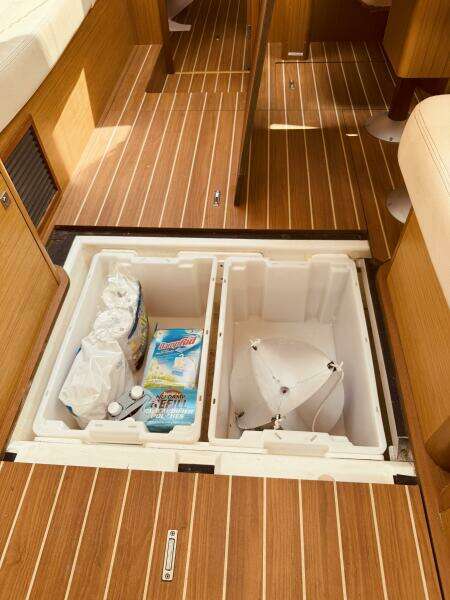 Bluefin 45ft Jeanneau Yacht For Sale