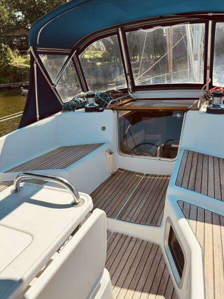 Bluefin 45ft Jeanneau Yacht For Sale