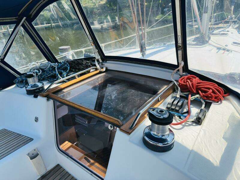Bluefin 45ft Jeanneau Yacht For Sale