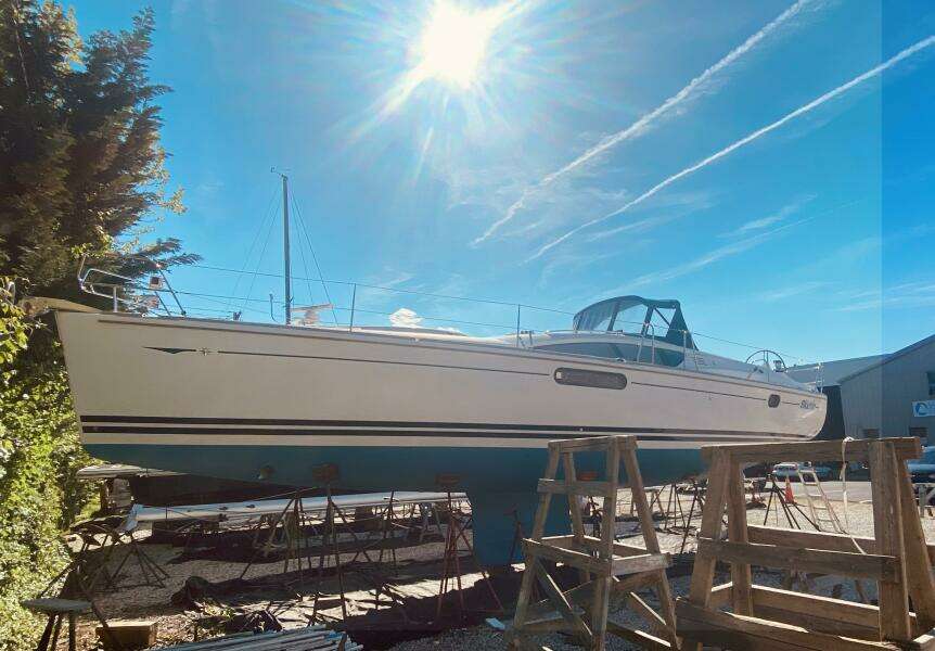 Bluefin 45ft Jeanneau Yacht For Sale