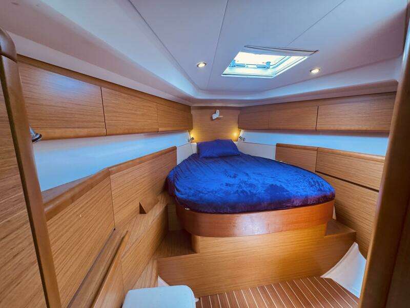 Bluefin 45ft Jeanneau Yacht For Sale