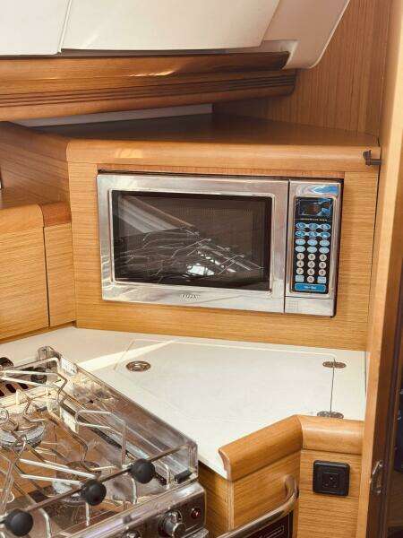 Bluefin 45ft Jeanneau Yacht For Sale