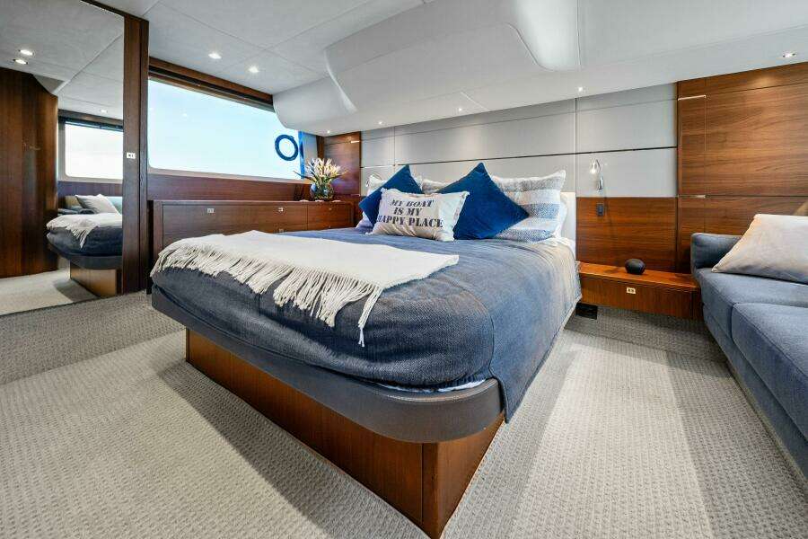 2015 Princess F60 - Master Stateroom