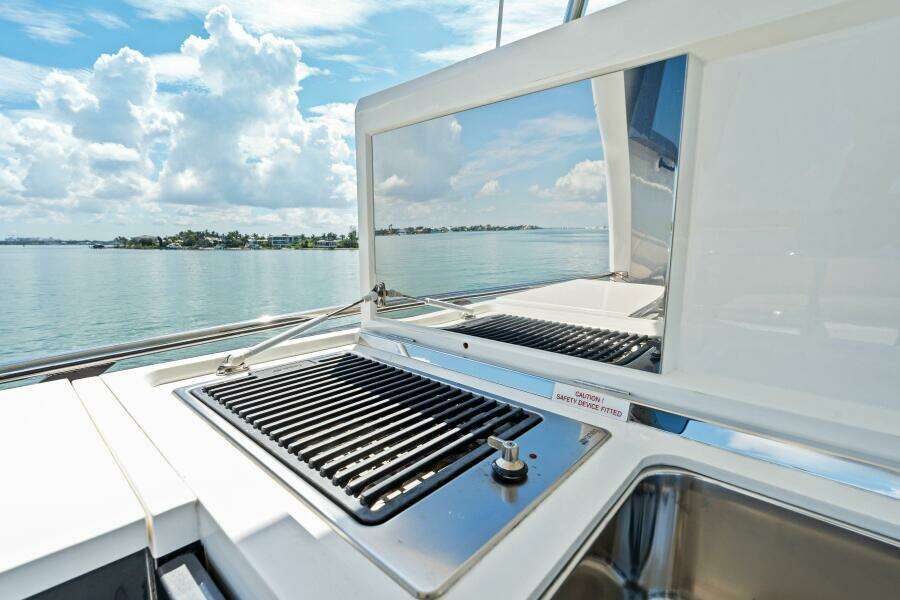 2015 Princess F60 - Flybridge