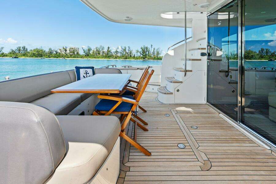 2015 Princess F60 - Cockpit Seating 