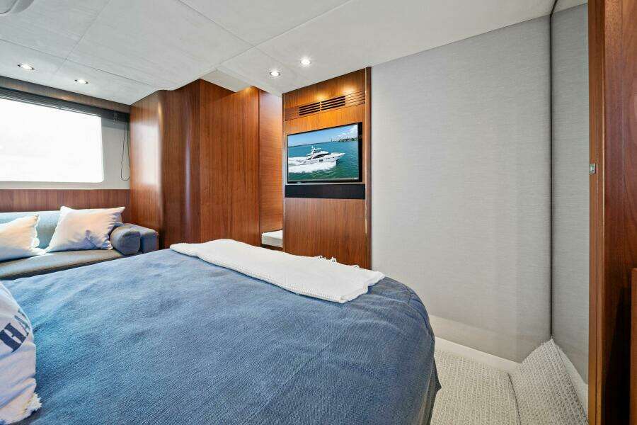 2015 Princess F60 - Master Stateroom