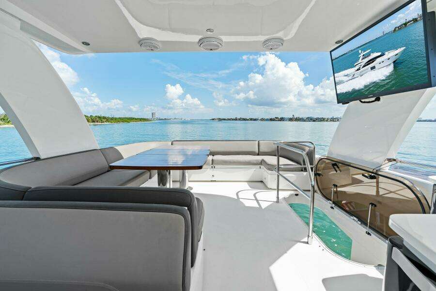 2015 Princess F60 - Flybridge 