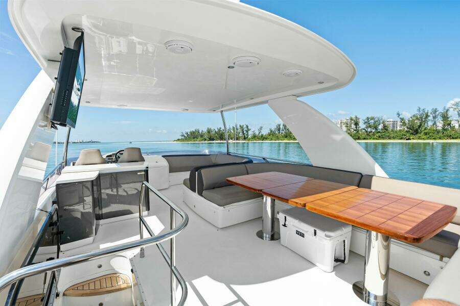 2015 Princess F60 - Flybridge