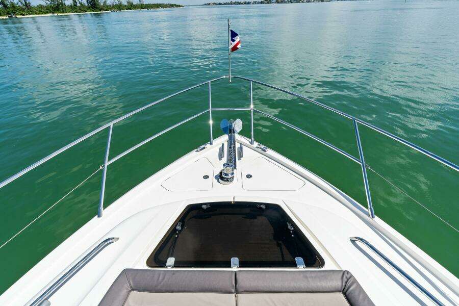 2015 Princess F60 - Flybridge Sundeck