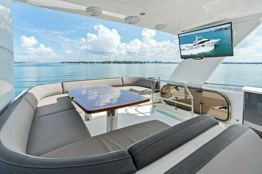 2015 Princess F60 - Flybridge