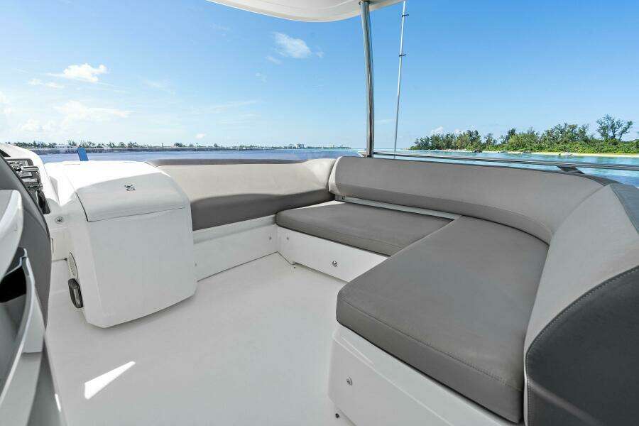 2015 Princess F60 - Flybridge 