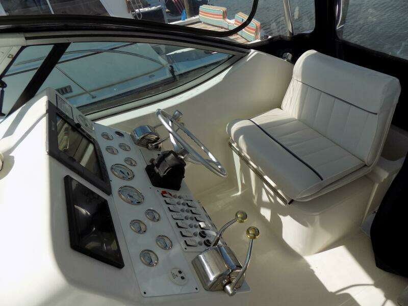 Helm seat
