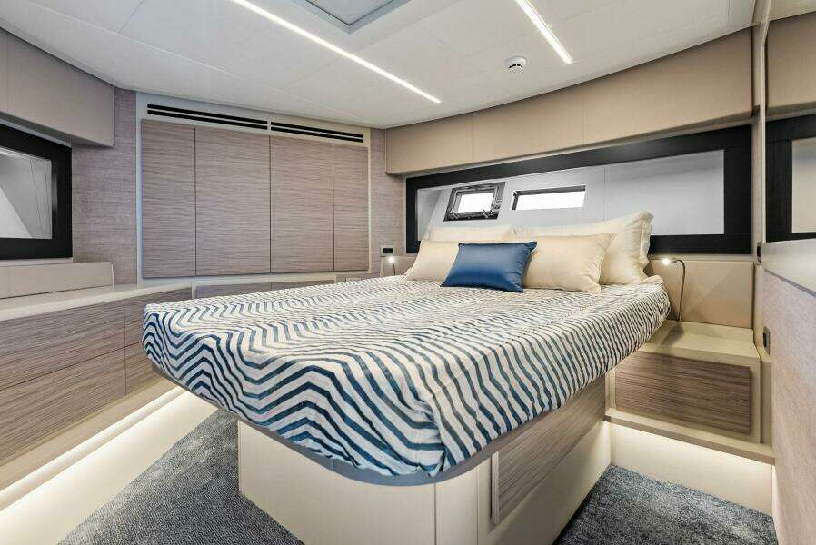 Ferretti Pershing Trade 60ft Pershing Yacht For Sale