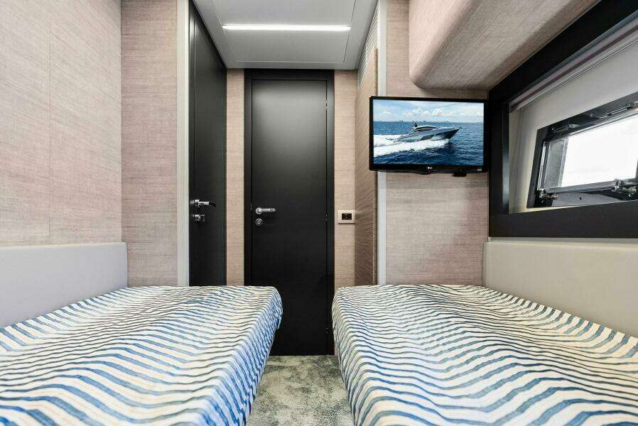 Ferretti Pershing Trade 60ft Pershing Yacht For Sale