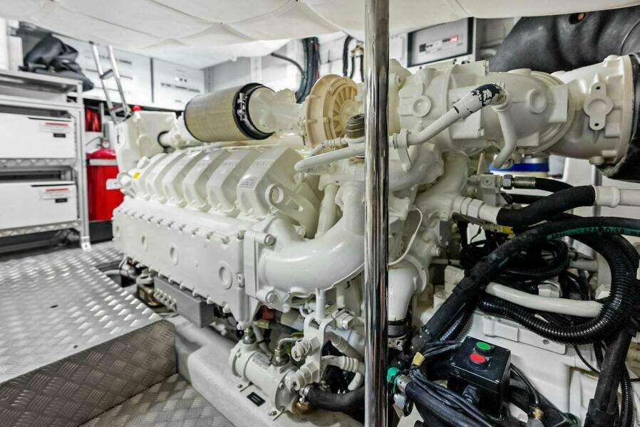 Ferretti Pershing Trade 60ft Pershing Yacht For Sale