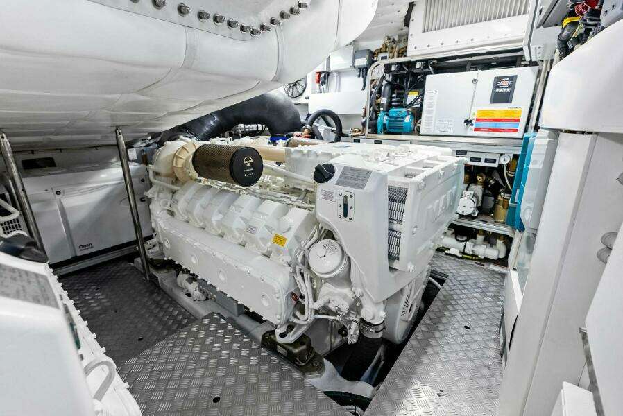 Ferretti Pershing Trade 60ft Pershing Yacht For Sale