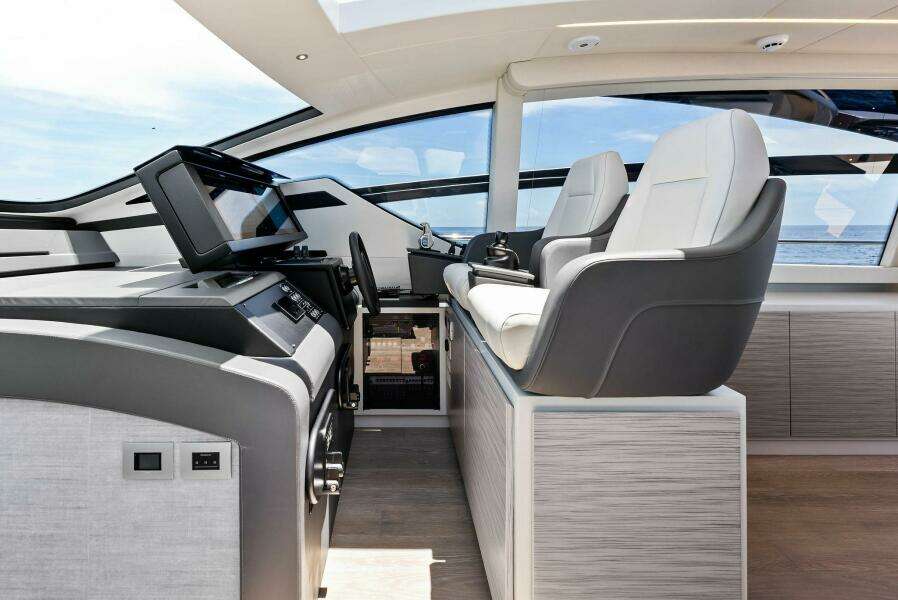 Ferretti Pershing Trade 60ft Pershing Yacht For Sale