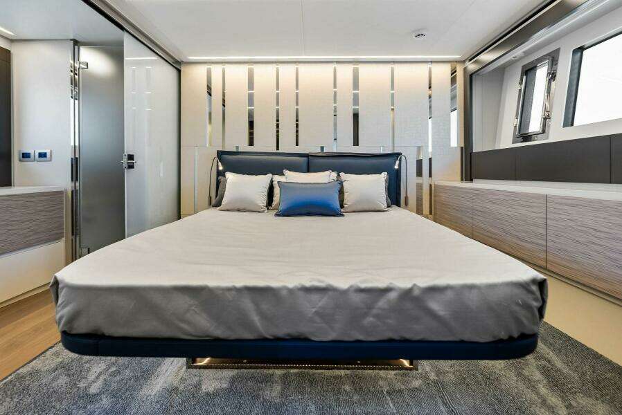 Ferretti Pershing Trade 60ft Pershing Yacht For Sale