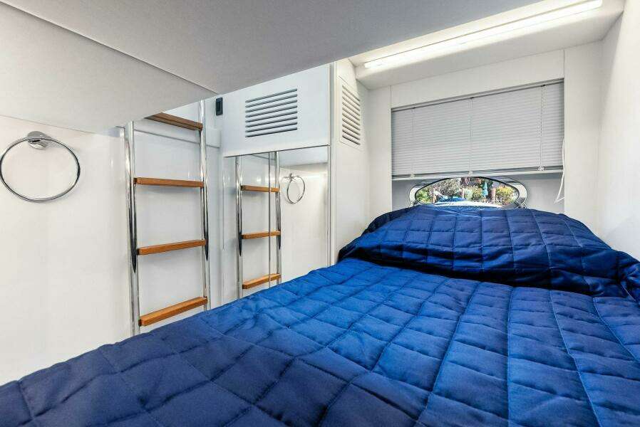 Ferretti Pershing Trade 60ft Pershing Yacht For Sale