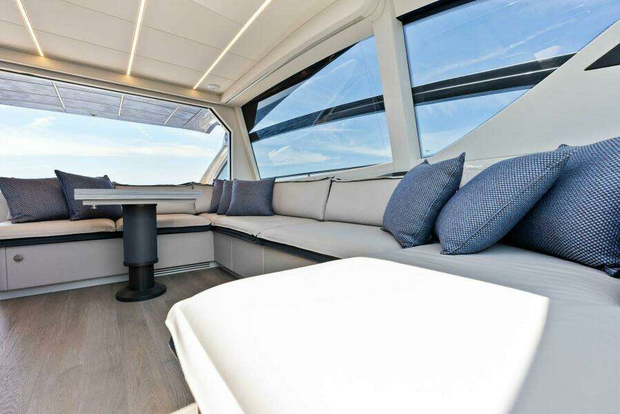 Ferretti Pershing Trade 60ft Pershing Yacht For Sale